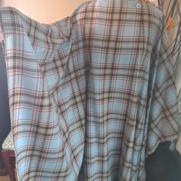 Dalkeith vintage long poncho/wrap 🥰 one size - Picture 3 of 10